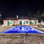Old Town Hvar Villa Basina