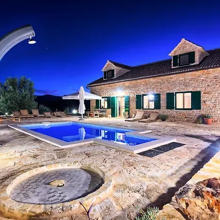 Old Town Hvar Villa Basina