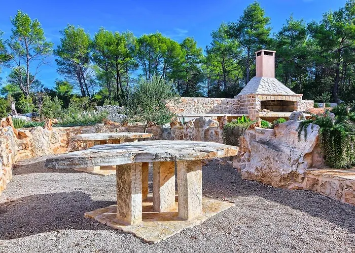 Old Town Hvar * Basina