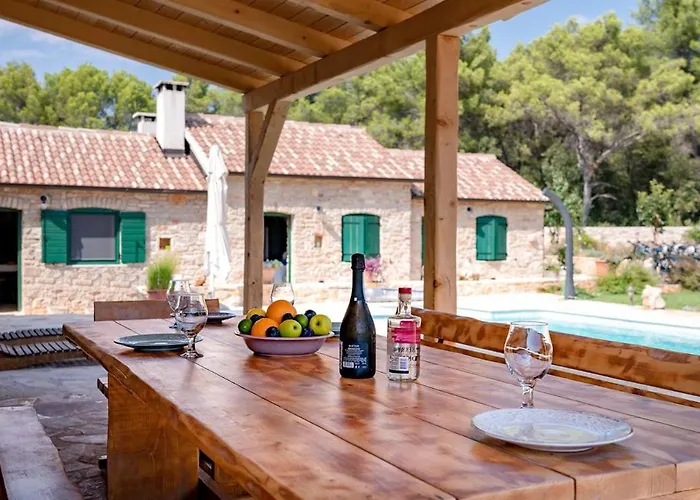 Old Town Hvar Villa Basina
